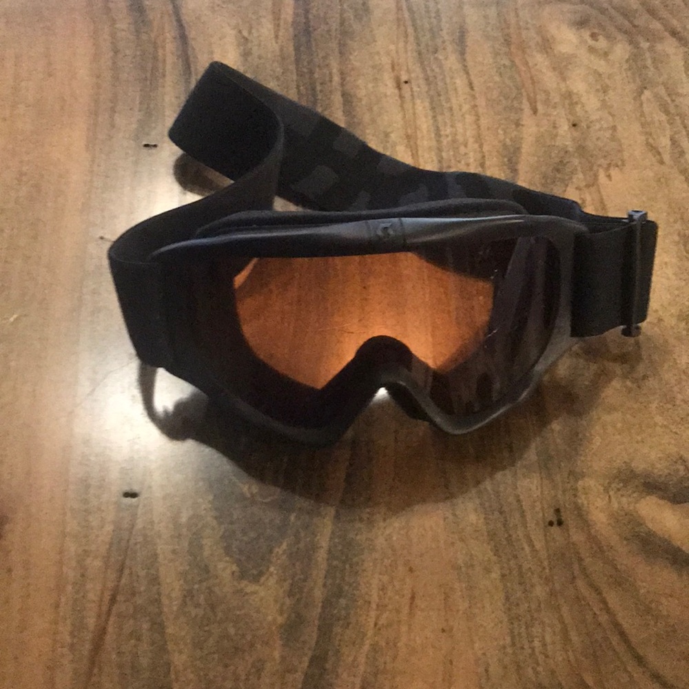 Ski goggles